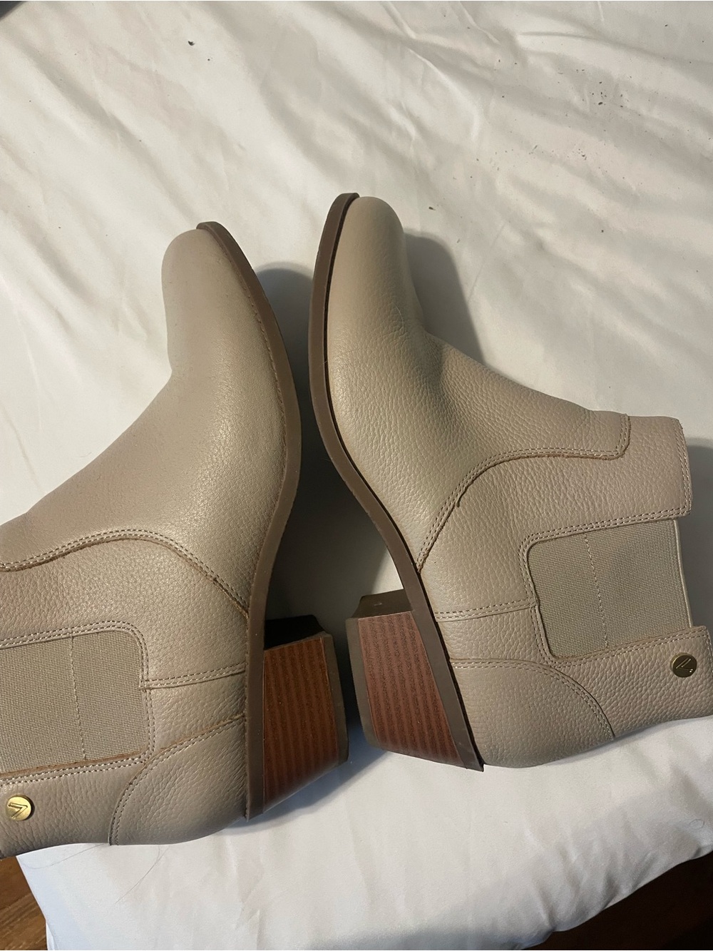 Vionic Women's Taupe Chelsea Ankle Boots